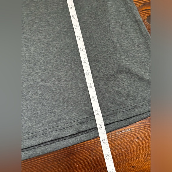 NWOT Nike Men’s Dri Fit Shirt Gray Short Sleeve Big Swoosh Size Large Athletic - Picture 8 of 9